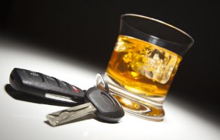 만취상태로 운전하게 한 친구 ‘음주운전 방조’ 처벌