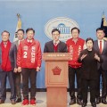 총선 불출마 국힘 이명수 의원, 같은 당 김영석·전만권 지지선언