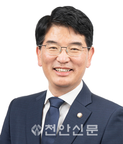 국회의원 박완주(천안을 더불어민주당).png